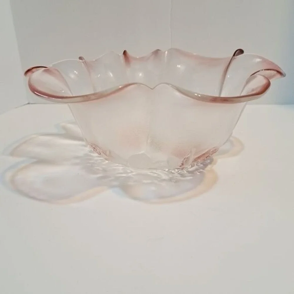 Mikasa Flower Bowl Home Decor Pink Frosted Glass Ruffled Floral Vintage